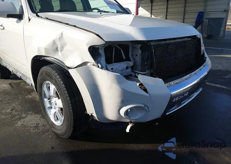 2011 Ford Escape Limited z USA, uszkodzony, nr VIN 1FMCU0E70BKA52755